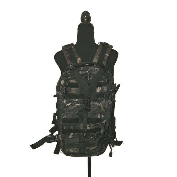 New! Backpack Assault Pack Bag Rucksack Hiking Treeking Travel Camo 17x10x6 - Picture 3 of 10